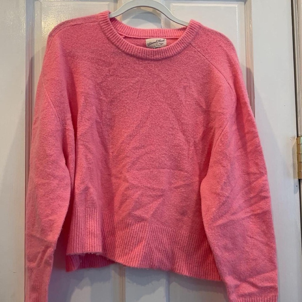 Universal Thread Bright Pink Crew Neck Sweater